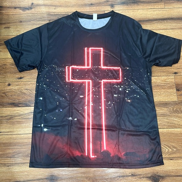 Women’s Red Cross top - Picture 1 of 2